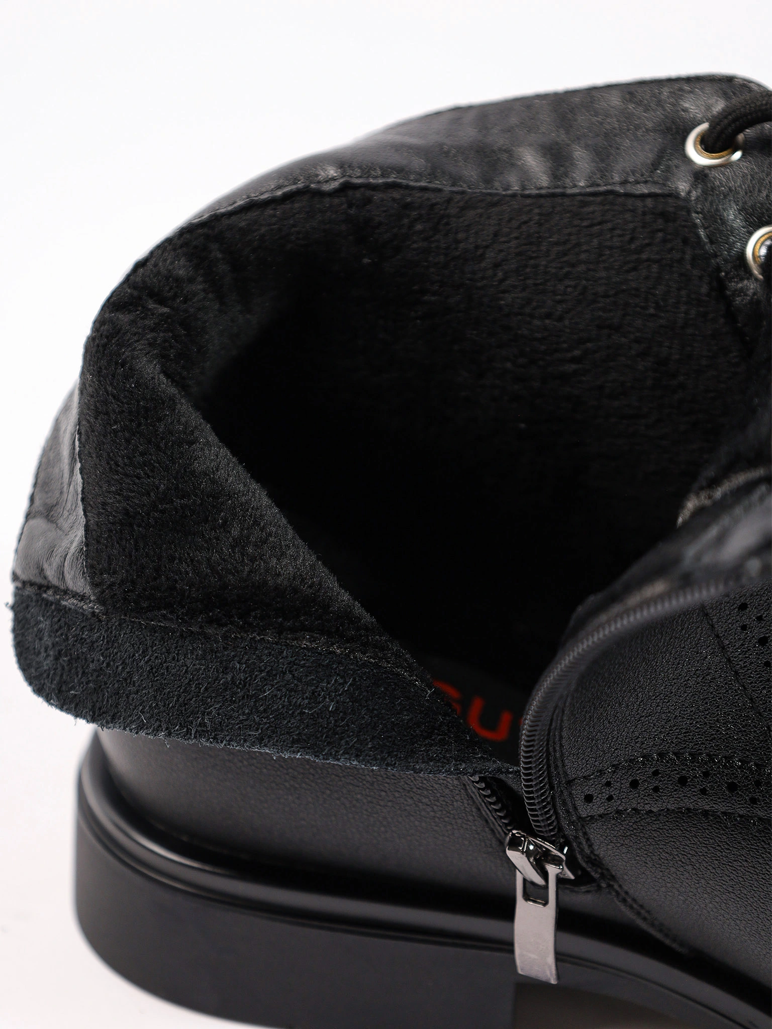 Ботинки-дерби черного цвета с декоративной перфорацией из натуральной кожи